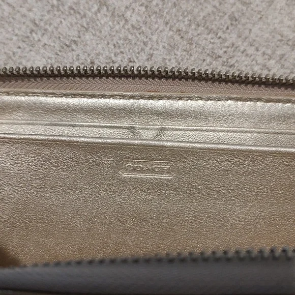 Coach Gold Patent Leather Wallet•Used•Color Transfer•Zippy Wallet - Picture 8 of 9